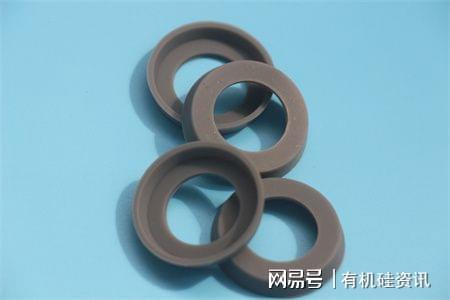 哪些因素影响硅胶配件定制价格？(图2)