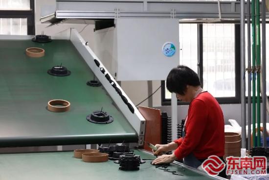 漳州高新区：车间机声隆隆不负春光复工忙(图1)