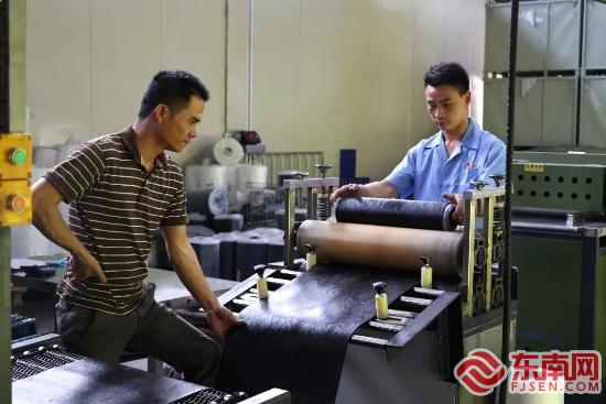 漳州高新区：车间机声隆隆不负春光复工忙(图3)