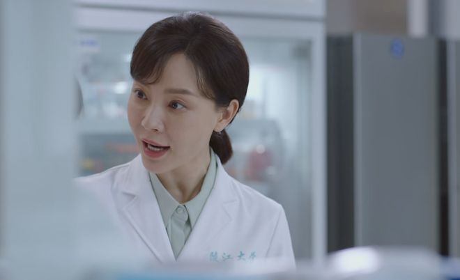 硅胶脸和天然脸区别？看《江河之上》陈数《江河日上》梅婷就知道(图22)