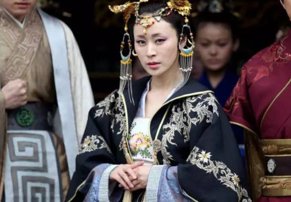 城中之城：于和伟皱纹都是戏五大女主天然脸与硅胶脸对比明显(图13)