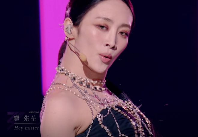 当“硅胶脸”混进《浪姐5》撞上天然脸演员简直是降维打击(图2)