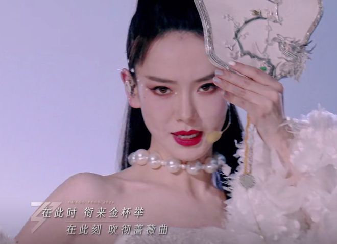 当“硅胶脸”混进《浪姐5》撞上天然脸演员简直是降维打击(图8)