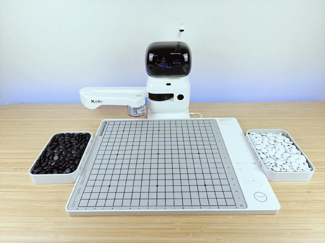 24小时智能陪练快速涨棋的元萝卜AI下棋机器人(图1)