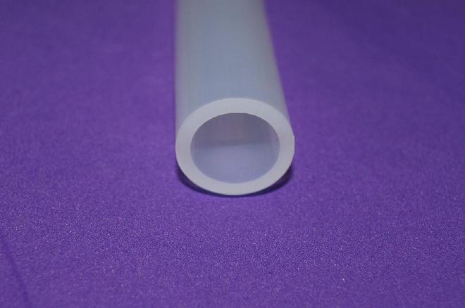 铂金硅胶管在性能和用途上有哪些优势？(图1)