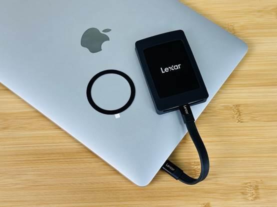 iPhone15Pro影像CP来了！雷克沙SL500移动固态硬盘磁吸套装评测(图4)