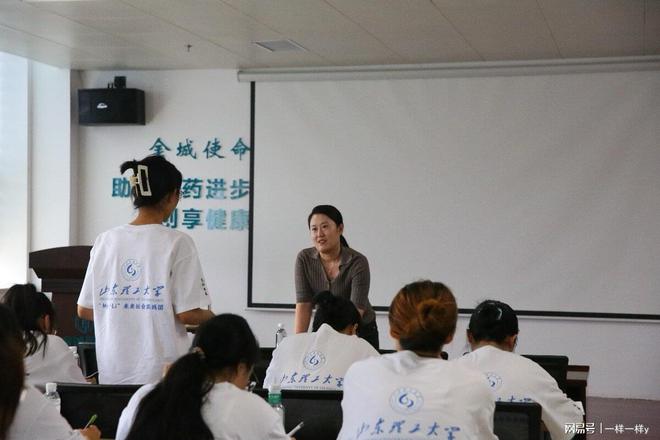 实践团探寻金城药业：聚焦医药化工创新与自动化生产(图1)