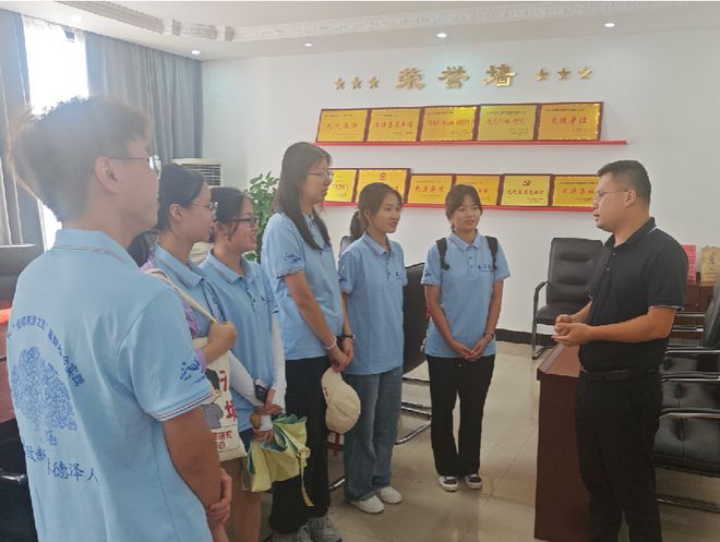南昌大学化学化工学院：多彩青春绽风华(图1)