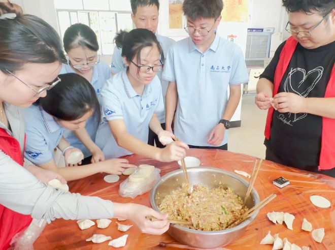南昌大学化学化工学院：多彩青春绽风华(图7)