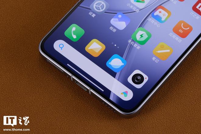 【IT之家开箱】RedmiK70至尊版手机图赏：延续无界美学冰璃蓝梦幻简洁(图8)