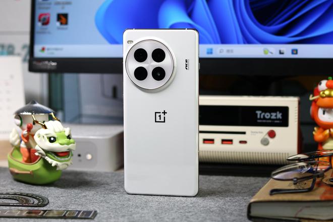一加Ace3Pro手机开箱4K价位段值得买吗？说一说我的真实看法(图3)