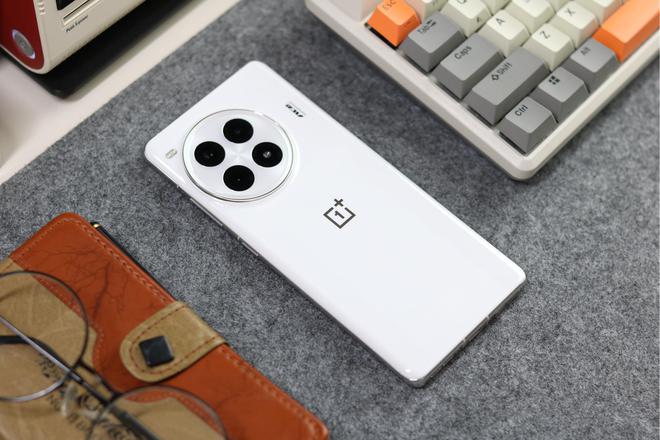 一加Ace3Pro手机开箱4K价位段值得买吗？说一说我的真实看法(图2)