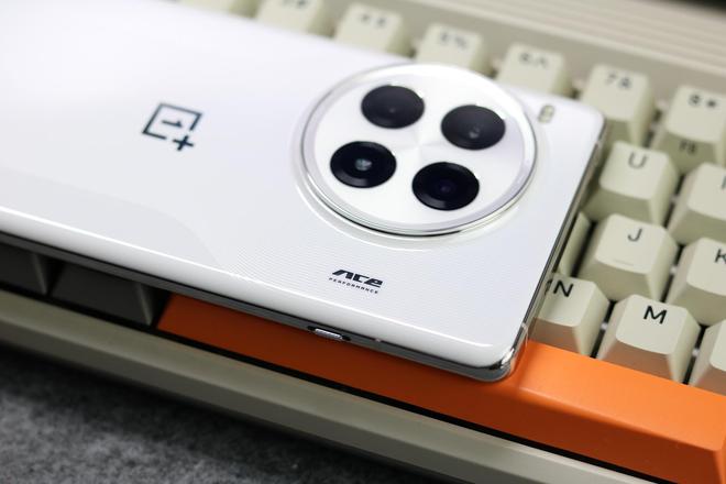一加Ace3Pro手机开箱4K价位段值得买吗？说一说我的真实看法(图4)