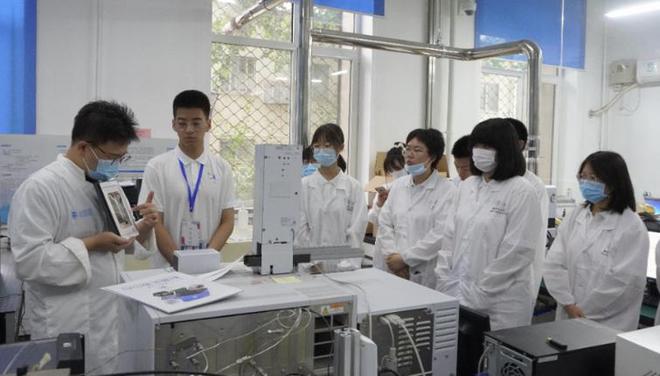 北京化工录取通知书开辟新赛道能切西瓜不怕火烧考生疯狂测评(图7)