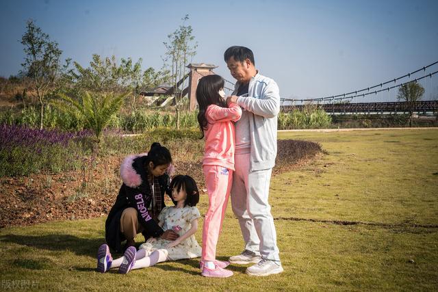 贵州1个60岁大叔和妻子离婚后“养”了9个硅胶娃娃啥情况(图6)