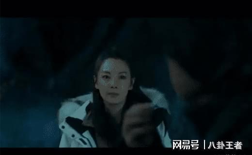 张雨绮疑整容失败认不出！满脸硅胶五官僵硬油光满面肿到认不出(图4)