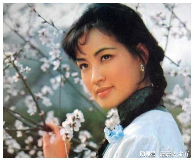 年过60岁无儿无女的4位女星年轻时个个长相倾国倾城(图24)