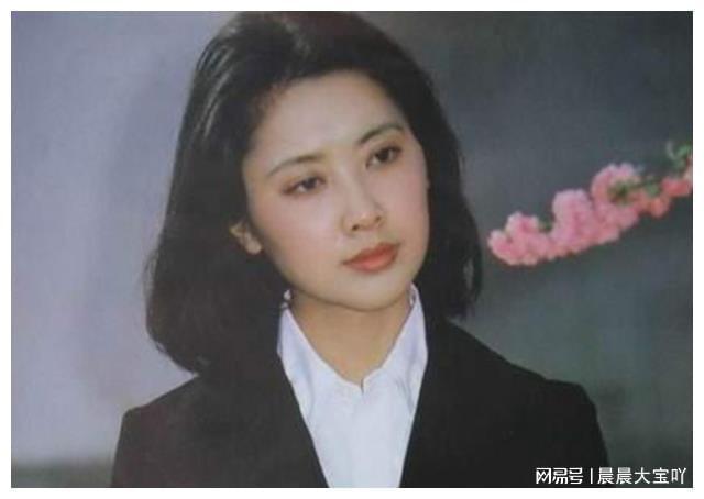 年过60岁无儿无女的4位女星年轻时个个长相倾国倾城(图49)
