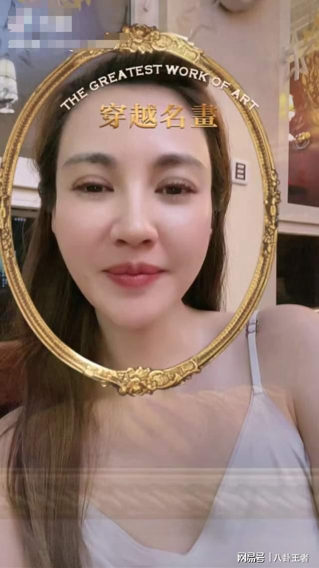 45岁江玉燕整容失败？硅胶脸素颜出镜双眼皮超宽模样大变认不出(图3)