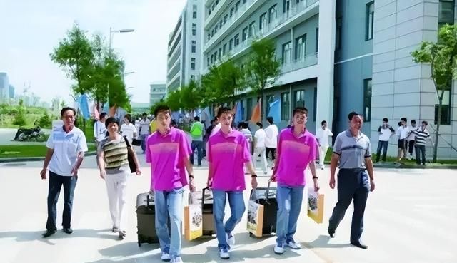 轰动一时的山东三胞胎：考出连号分上同所21(图2)