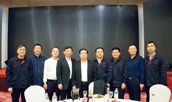 东北最有钱大爷冠名46列高铁一天进账1(图3)