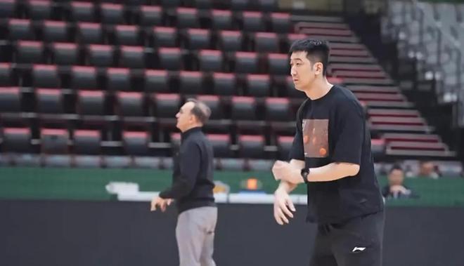 太燃了！辽篮发布对战广州赛前全队严肃王岚嵚与阿丘尔抢镜(图3)