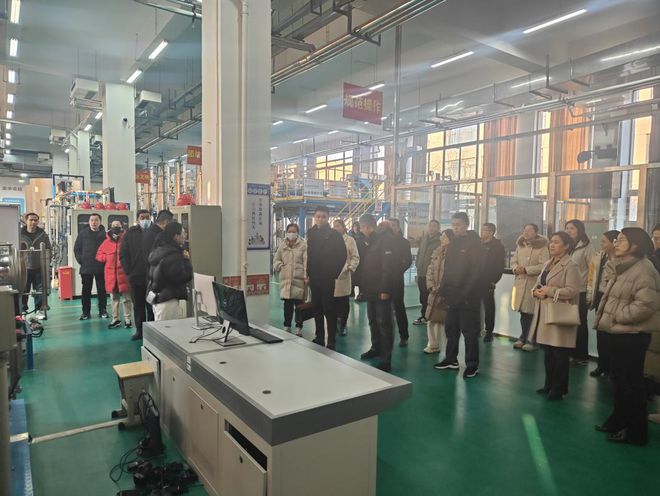 东职石油与化学工程学院：家长走进实训中心感受实践育人特色(图2)
