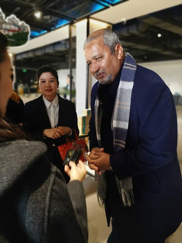 这场国际文化交流四川南充派出5名英语教师全程翻译(图3)