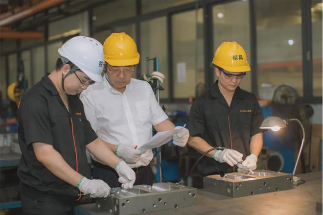 《执着铸就成功》——东莞市勤科塑胶制品有限公司董事长江洲(图7)