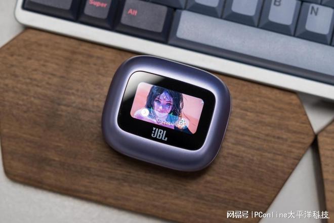 JBLTOURPRO3音乐商务舱三代评测：传奇之声的智能再升级(图3)