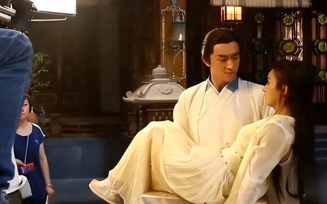 抱不起女主穿硅胶假腹肌拉不开弓这六位男明星虚到超乎想象(图9)