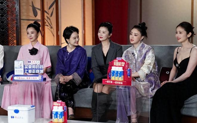 6大整容女星“车祸现场”个个硅胶乱飞你认为哪位反差较大？(图1)