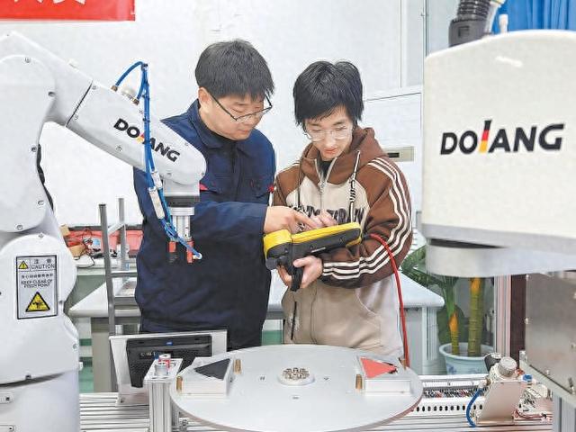 北京六大劳务品牌培养“技术担当”(图1)