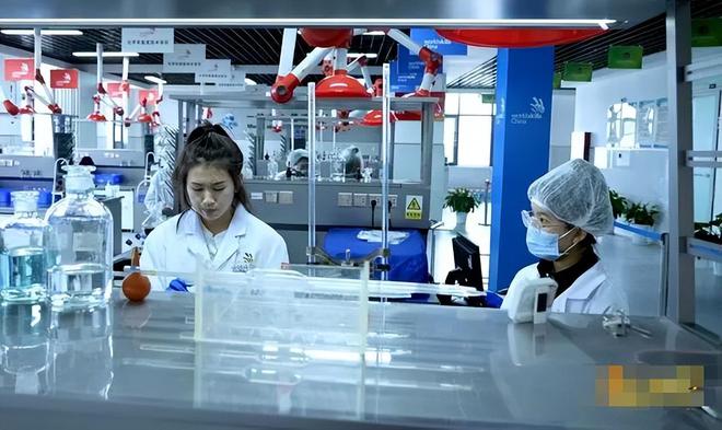 初中毕业去当流水线女工五年后却成为世界冠军22岁成人生赢家(图2)