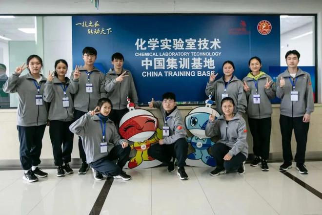 初中毕业去当流水线女工五年后却成为世界冠军22岁成人生赢家(图4)