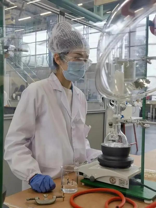 初中毕业去当流水线女工五年后却成为世界冠军22岁成人生赢家(图5)