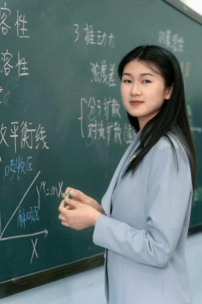 初中毕业去当流水线女工五年后却成为世界冠军22岁成人生赢家(图10)
