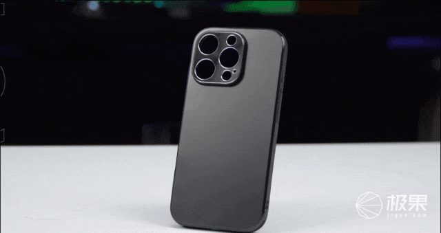 钻石、冰晶造手机壳？！手感最舒服的竟是它｜iPhone16戴壳这样选别被忽悠瘸(图30)