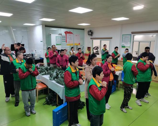 广东惠州：“月慕人”扶残助残携爱暖园慰问活动(图4)
