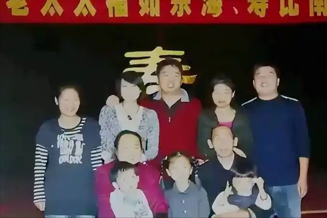 刘强东妹夫近况！是教师没再婚抚养仨女儿大舅哥每年给一百万(图7)