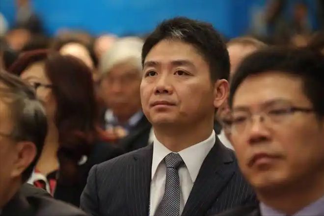 刘强东妹夫近况！是教师没再婚抚养仨女儿大舅哥每年给一百万(图18)