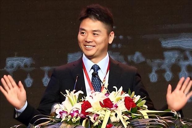 刘强东妹夫近况！是教师没再婚抚养仨女儿大舅哥每年给一百万(图17)