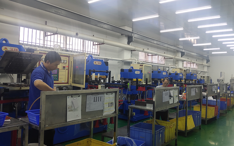 东莞硅胶厂家深盈精密为你带来固态硅胶生产的标准流程希望对您定制制品有所帮助(图1)