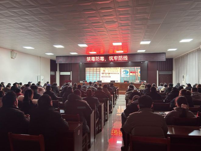 黄河派出所联合工业区管委会开展禁毒宣传(图2)