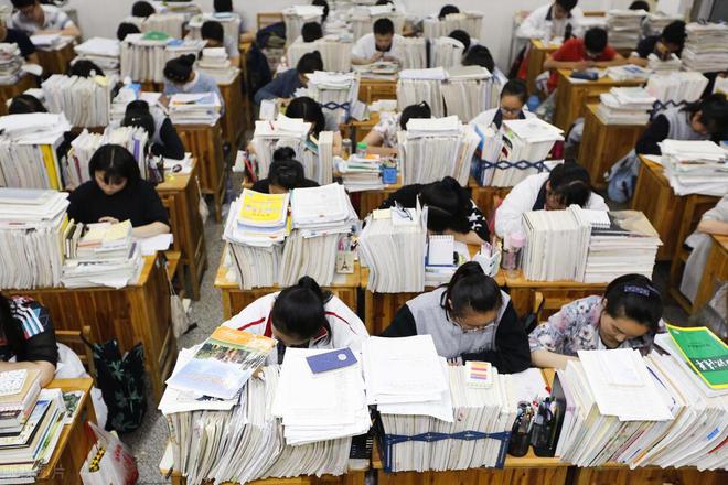 哈工大被吐槽：将“天坑专业”都丢给农村娃了何止一个哈工大？(图5)