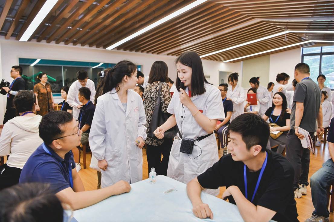 重庆工贸职业技术学院硬核实力“好圈粉”获全国40余家主流网络媒体集体点赞(图7)