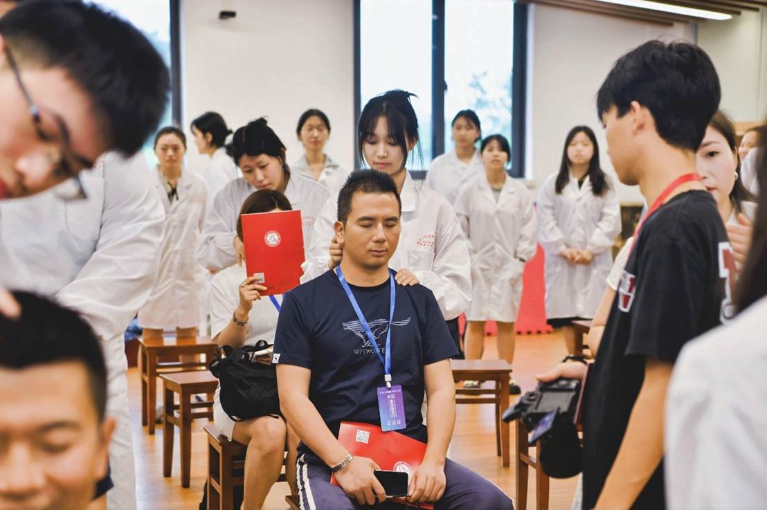 重庆工贸职业技术学院硬核实力“好圈粉”获全国40余家主流网络媒体集体点赞(图8)