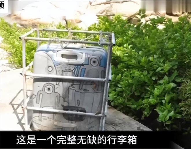 22岁模特被害36D隆胸硅胶让警方破案一查竟然有2个富豪男友(图1)