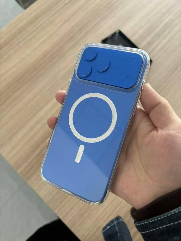 外观板上钉钉了！iPhone17ProMax工厂画面流出(图2)