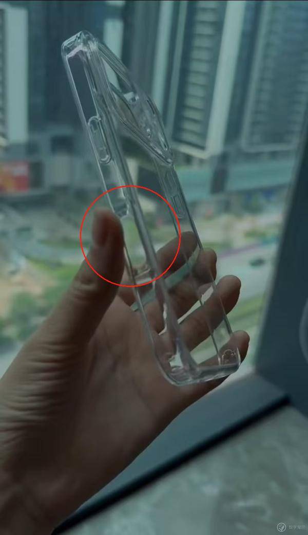 外观板上钉钉了！iPhone17ProMax工厂画面流出(图5)